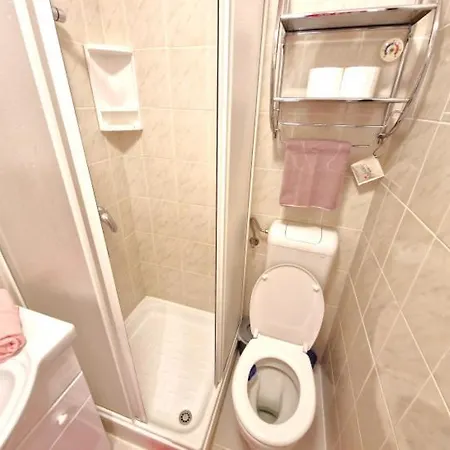 Stelle Baska Apartment *