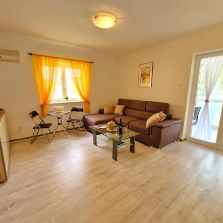 Stelle Baska Apartment Jurandvor