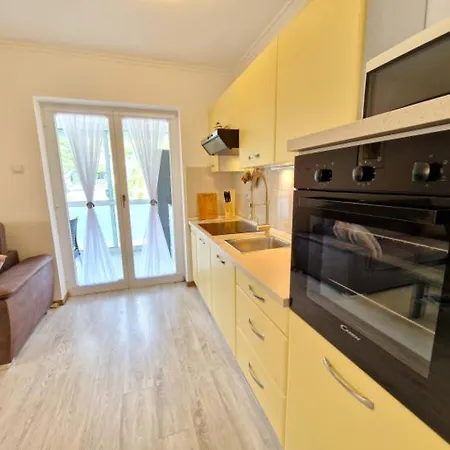 Stelle Baska * Jurandvor